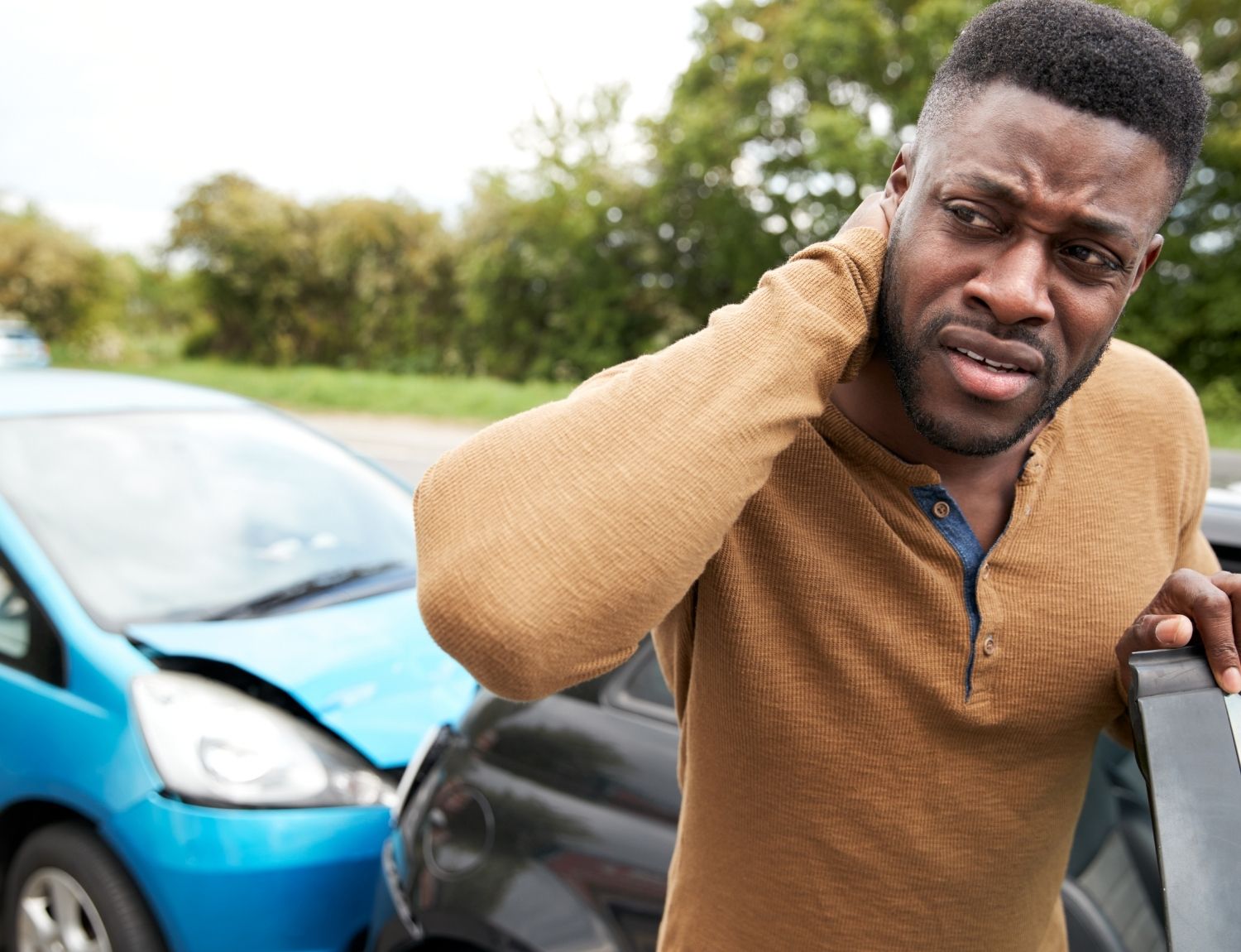 men with neck pain image